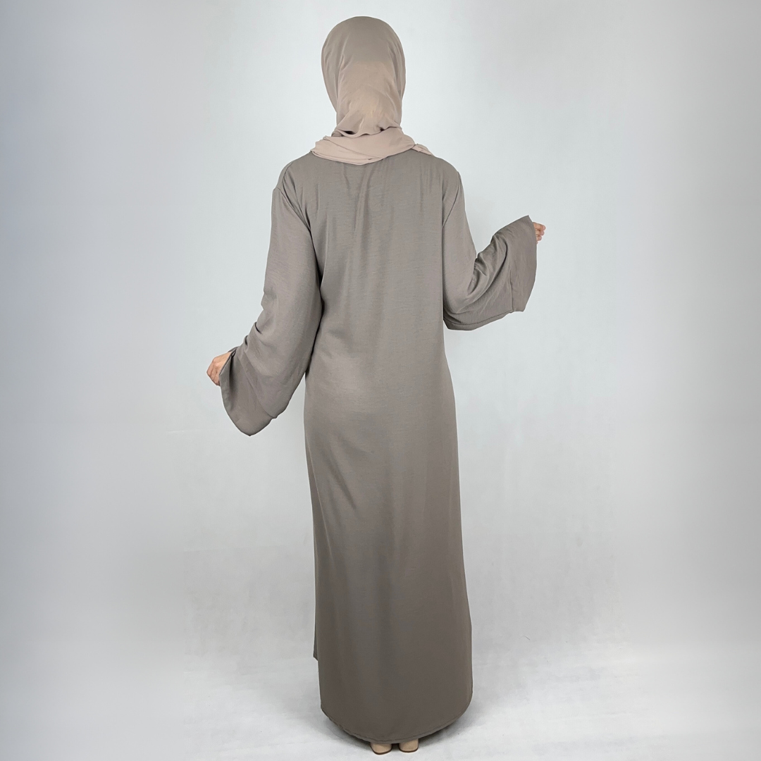 Samra Abaya in Wickeloptik