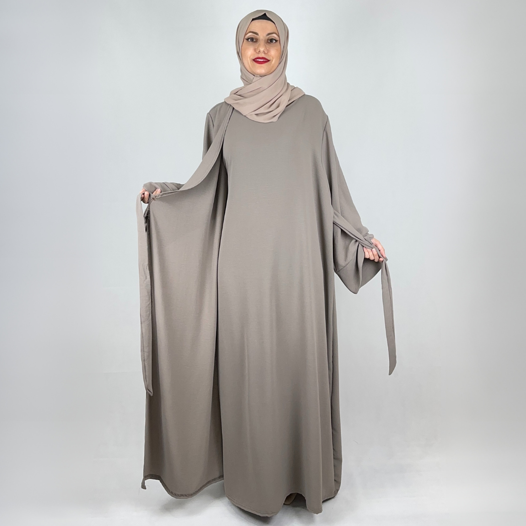Samra Abaya in Wickeloptik